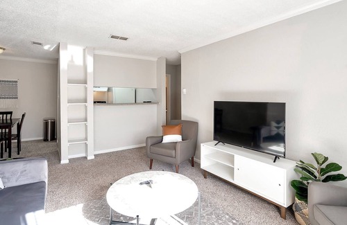 Midland Condo | Modern Private Apartment next to Midland College