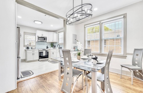 Feiler Park - Hussars Terrace - Dittmerville House | Modern & Private Savannah Retreat Near Riverfront!