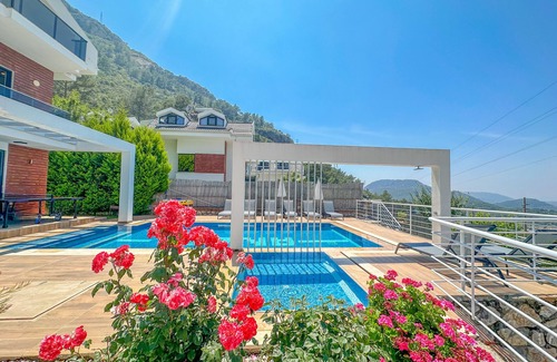 Oludeniz Villa | Modern private villa with pool close to Olu Deniz