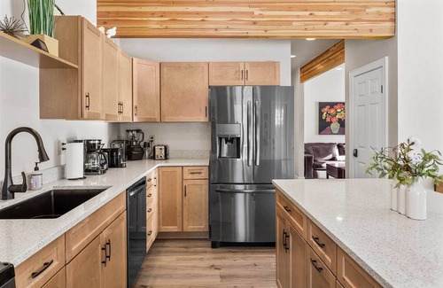 Red Lodge Cabin | Modern Red Lodge Cabin - Walk to Broadway Ave