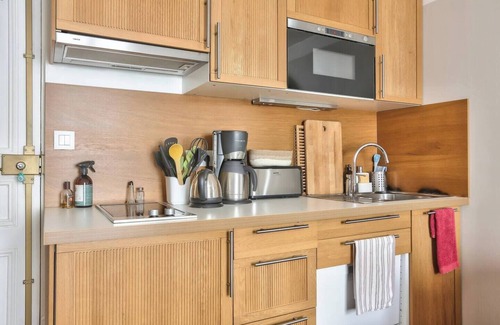 Quartier de Rochechouart Apartment | Modern Renovated studio, cozy and quiet