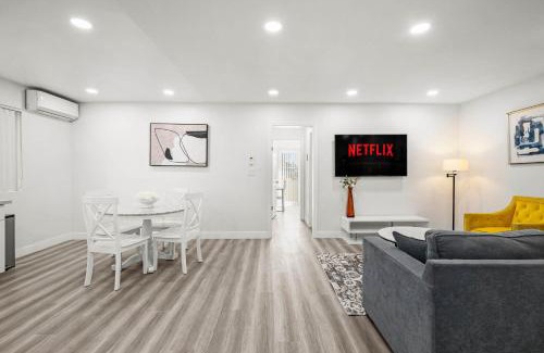 Altadena Apartment | Modern Retreat Apartment Parking w Laundry #1