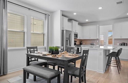 Hutto House | Modern Retreat in Hutto