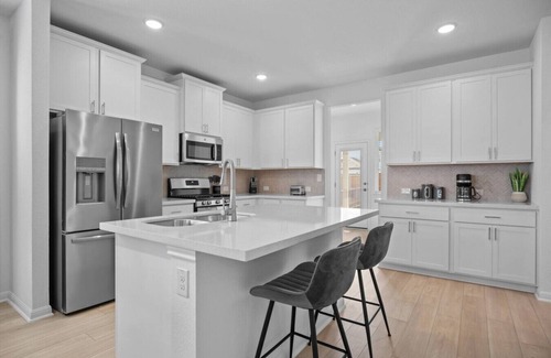 Hutto House | Modern Retreat in Hutto