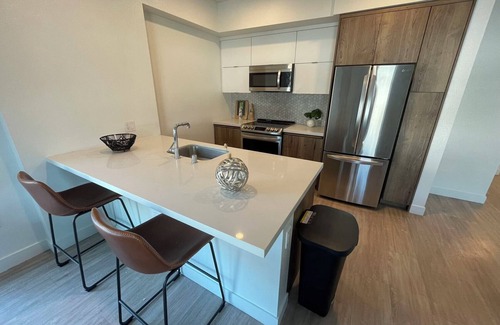 Pasadena Hotel | Modern Retreat in Koreatown