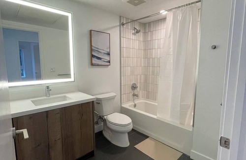 Pasadena Hotel | Modern Retreat in Koreatown