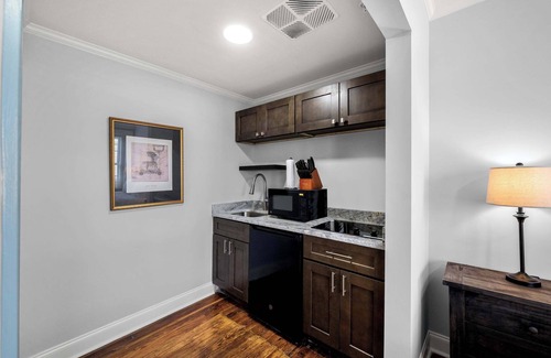 Conway Condo | Modern Retreat in the Heart of Conway