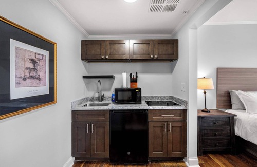Conway Condo | Modern Retreat in the Heart of Conway