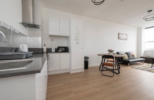 Smethwick Apartment | Modern retreat in West Bromwich