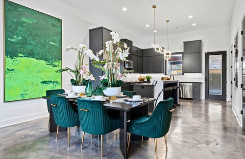 Piney House | Modern Retreat with Rooftop and Lake Access