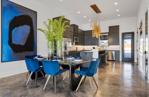 Piney House | Modern Retreat with Rooftop and Lake Access
