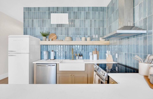 Wilmington Apartment | Modern, riverview + walkable condo with parking!