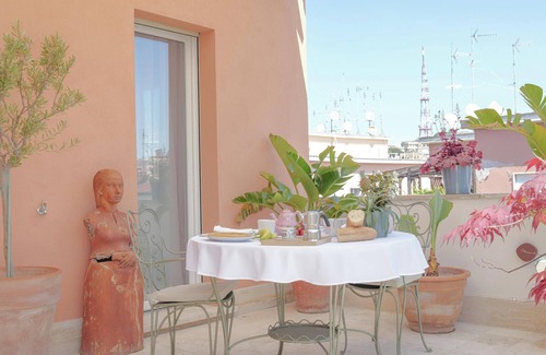 Trionfale Condo | Modern Rooftop Getaway: Arte della Medaglia Gallery House