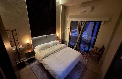 Puerto Galera House | Modern Room with Outdoor Kitchen, Roofdeck Near White Beach