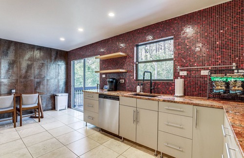 Roswell House | Modern Roswell Vacation Rental ~ 3 Mi to Downtown!