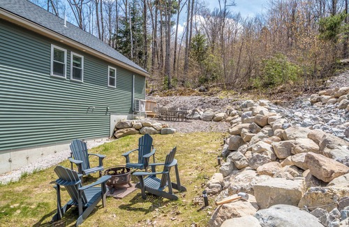 Carroll County House | Modern/rustic 4-bedroom house in Conway, NH with AC, hot tub & all conveniences.