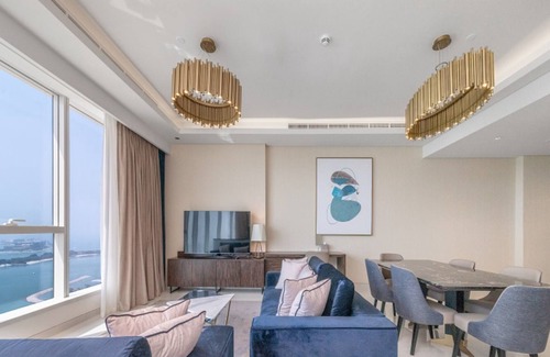 Dubai Media City Apartment | Modern | Sea and Palm View 2 bed | Infinity Pool