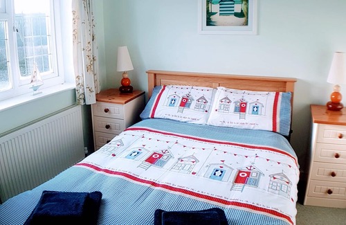 Harlyn House | Modern seaside cottage, dog friendly, 200m from beach at Harlyn Bay. nr Padstow