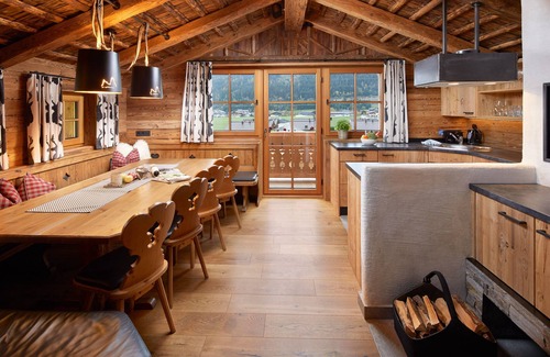 Flachau House | Modern self-catering chalet 3 bedrooms and 3 bathrooms, sauna, fireplace