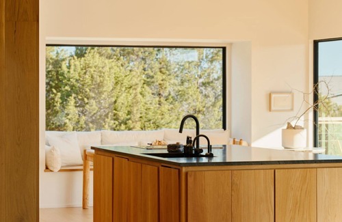 Paluxy House | Modern, Serene and Artistic Home