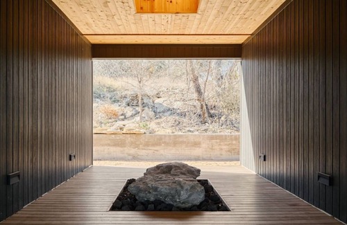 Paluxy House | Modern, Serene and Artistic Home