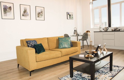 West Bromwich Apartment | Modern Serviced Duplex Apartments by Repose