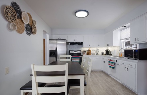 Columbia Heights House | Modern, spacious 3BDR house 15 min to Downtown Minneapolis