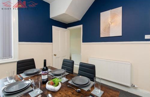 Darlington Apartment | Modern - Spacious 2-Bed Apartment in Darlington Perfect for Contractors