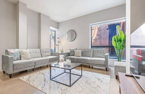 Bordesley Apartment | Modern Spacious 2BR in the Heart of Digbeth, Sleeps 6, Family Friendly, Parking, WiFi, Near Bullring