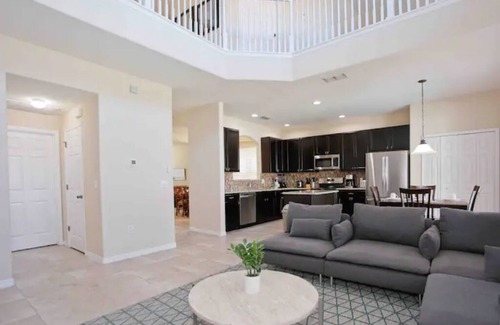Veranda Palms House | Modern, Spacious & Fun ~ 15 mins to Disney ~ Pool