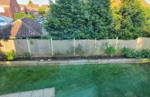 Bradley Stoke House | Modern Spacious 4 Bedroom Detached House in Residential Area