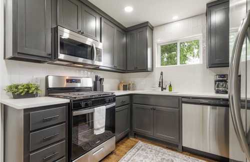 Tulsa House | Modern Spacious Gem-2mi to Expo Center, Sleeps 11, 2 bedrooms w/private bath