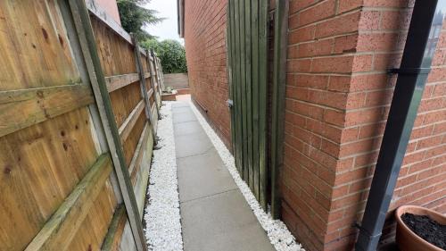Oldham House | Modern, Spacious Home Near Manchester - Perfect for Families group