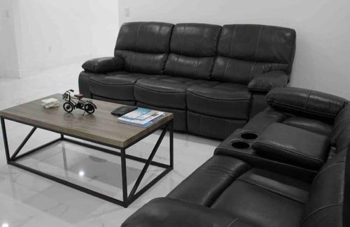 Hialeah House | Modern Spacious House - 5 min from MIA Airport
