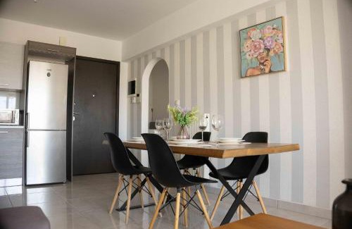 Keratsini-Drapetsona Apartment | Modern Stay near Piraeus Port E3