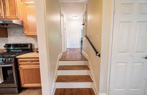 Greensboro House | Modern Stay on Green Valley - 2.5 mi to downtown Greensboro