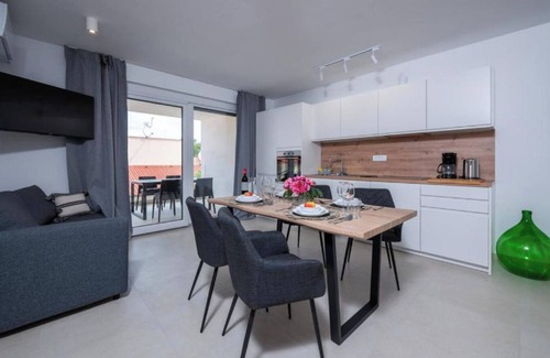 Barbariga Apartment | Modern Stay w/Private Rooftop Jacuzzi & Partial Sea View, Barbariga, Croatia