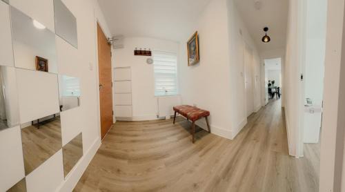 Ipswich Apartment | Modern Stay - Walk to Everything 1