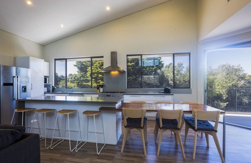 Scarborough Apartment | Modern Studio Apartment in Scarborough with coastal, valley views