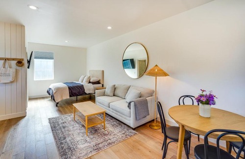 Sunriver Apartment | Modern Studio in Bend about 3 Mi to Sunriver Resort!