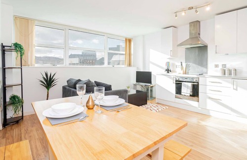 Old Trafford Apartment | Modern Studio in Central Nottingham