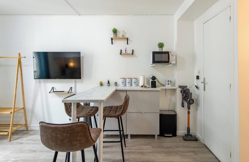 Quartier de la Roquette Apartment | Modern studio in charming Paris, vibrant neighborhood, only 5 min to metro
