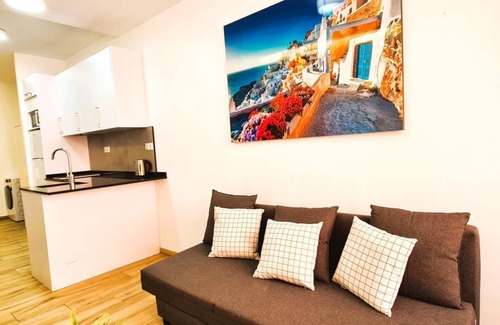 Almenara Apartment | Modern Studio Plaza Castilla