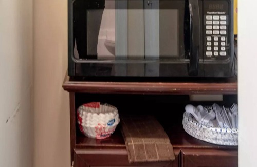 Nauck Apartment | ★Modern Studio-Private Entrance/Bath Min from DC★