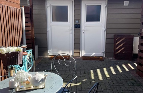 Cheetham Hill Apartment | modern studio with WiFi in charming manchester near metro link tram stop