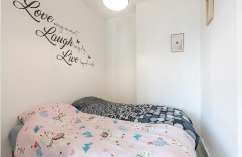 Middelkerke Apartment | Modern studio with parking space