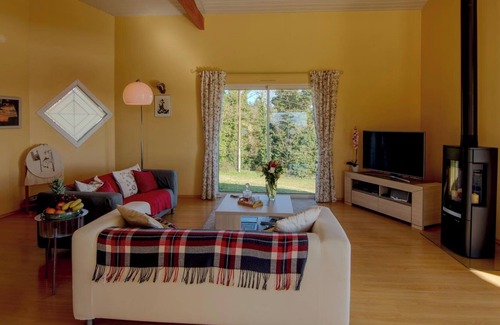 Duras Villa | Modern Style Villa with Separate Studio, Large Grounds, Private Heated Pool - 15mins walk to Duras!