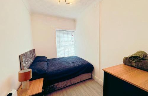 Bridgend Apartment | Modern & Stylish 1 bedroom flat in Bridgend town