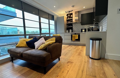 Southwark Apartment | Modern & stylish 1 bedroom flat - ideal for couples, solo & business travellers