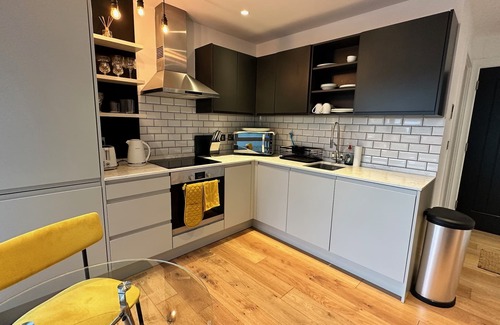 Southwark Apartment | Modern & stylish 1 bedroom flat - ideal for couples, solo & business travellers